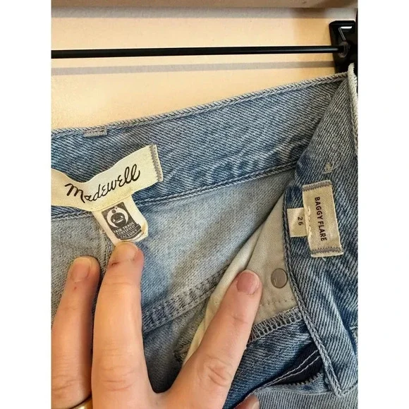 Madewell Baggy Flare Jeans Raw Hem High Waisted Curvy Friendly in Luzon Wash 26 - Picture 5 of 6